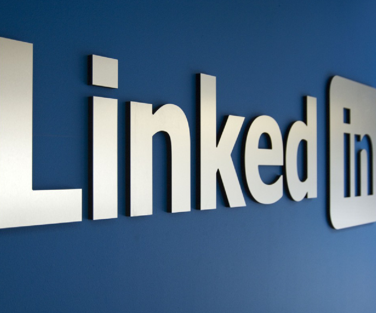 thumbnails Promote your company’s brand on LinkedIn - Webinar